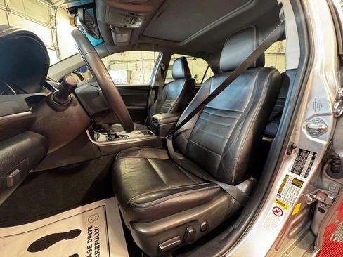 Used 2015 Toyota Camry XLE FWD image 14