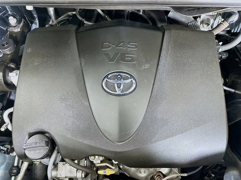 Used 2020 Toyota Sienna XLE image 7