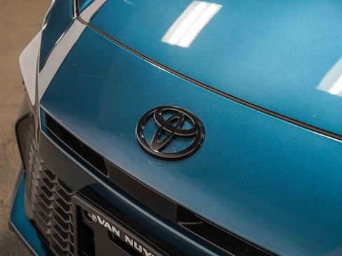 New 2025 Toyota Camry SE image 9