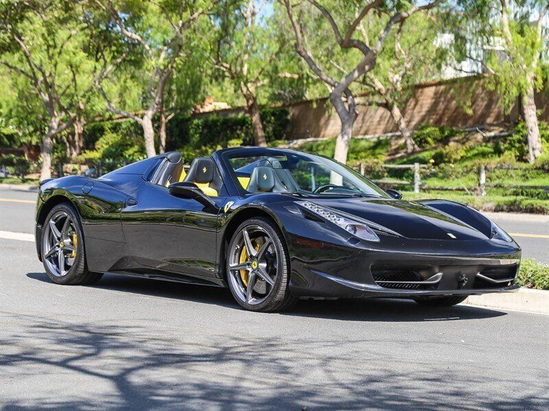 Used 2013 Ferrari 458 Spider RWD image 9
