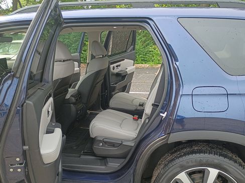 Used 2023 Honda Pilot Touring image 13