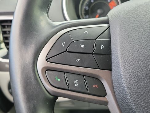 Used 2020 Jeep Cherokee Limited image 27