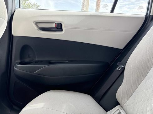 Used 2025 Toyota Corolla Cross L FWD image 18