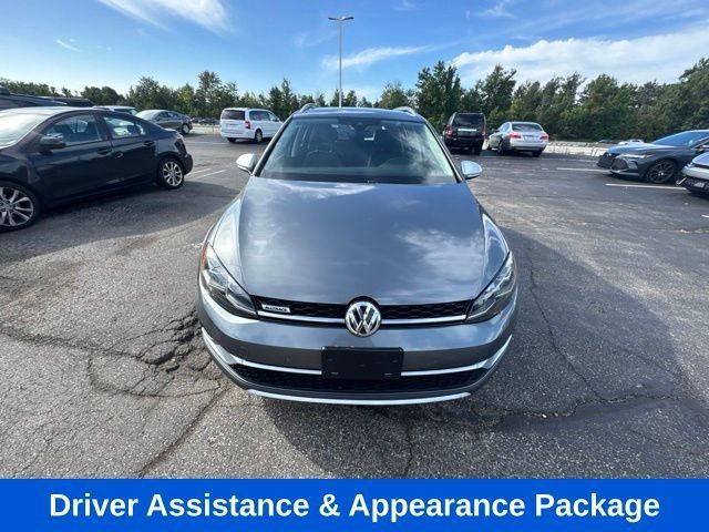 Used 2019 Volkswagen Golf Alltrack SE AWD/4WD image 2