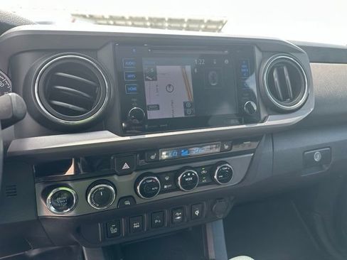 Used 2017 Toyota Tacoma TRD Sport w/ Premium & Technology Package AWD/4WD image 30