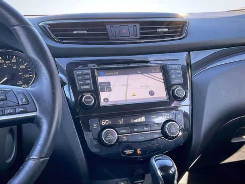 Used 2018 Nissan Rogue Sport SV w/ SV Technology Package image 6