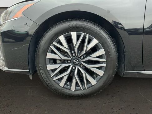 Used 2024 Nissan Altima 2.5 SV image 29