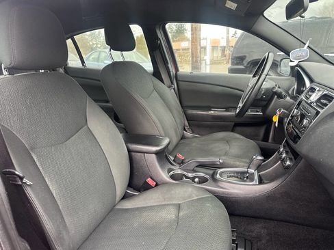 Used 2011 Chrysler 200 Touring image 26