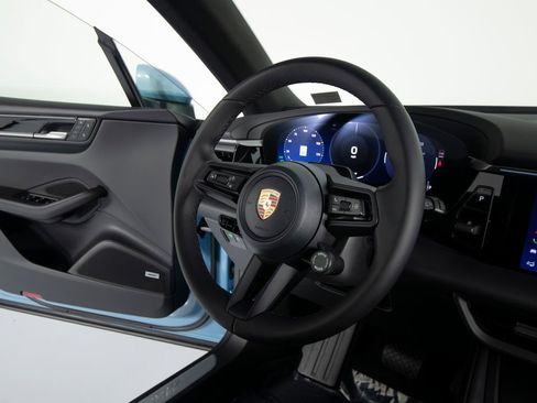 New 2026 Porsche Macan 4 Electric AWD/4WD image 33