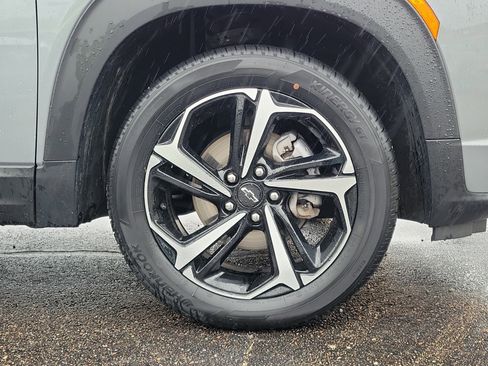 Used 2023 Chevrolet TrailBlazer RS w/ Sun and Liftgate Package AWD/4WD image 5
