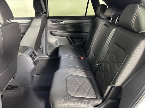 New 2026 Volkswagen Atlas Cross Sport SE AWD/4WD image 10