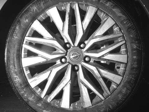 Used 2025 Nissan Altima 2.5 SV FWD image 13