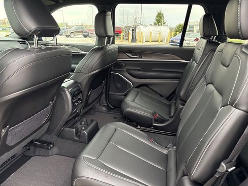 New 2026 Jeep Grand Cherokee L Limited image 9