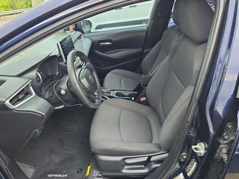 Used 2020 Toyota Corolla LE FWD image 10