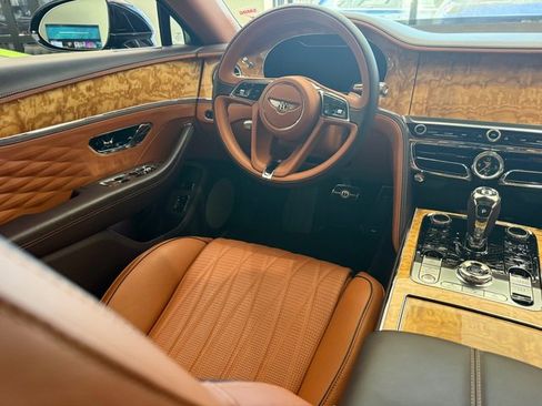 Used 2020 Bentley Flying Spur W12 image 39