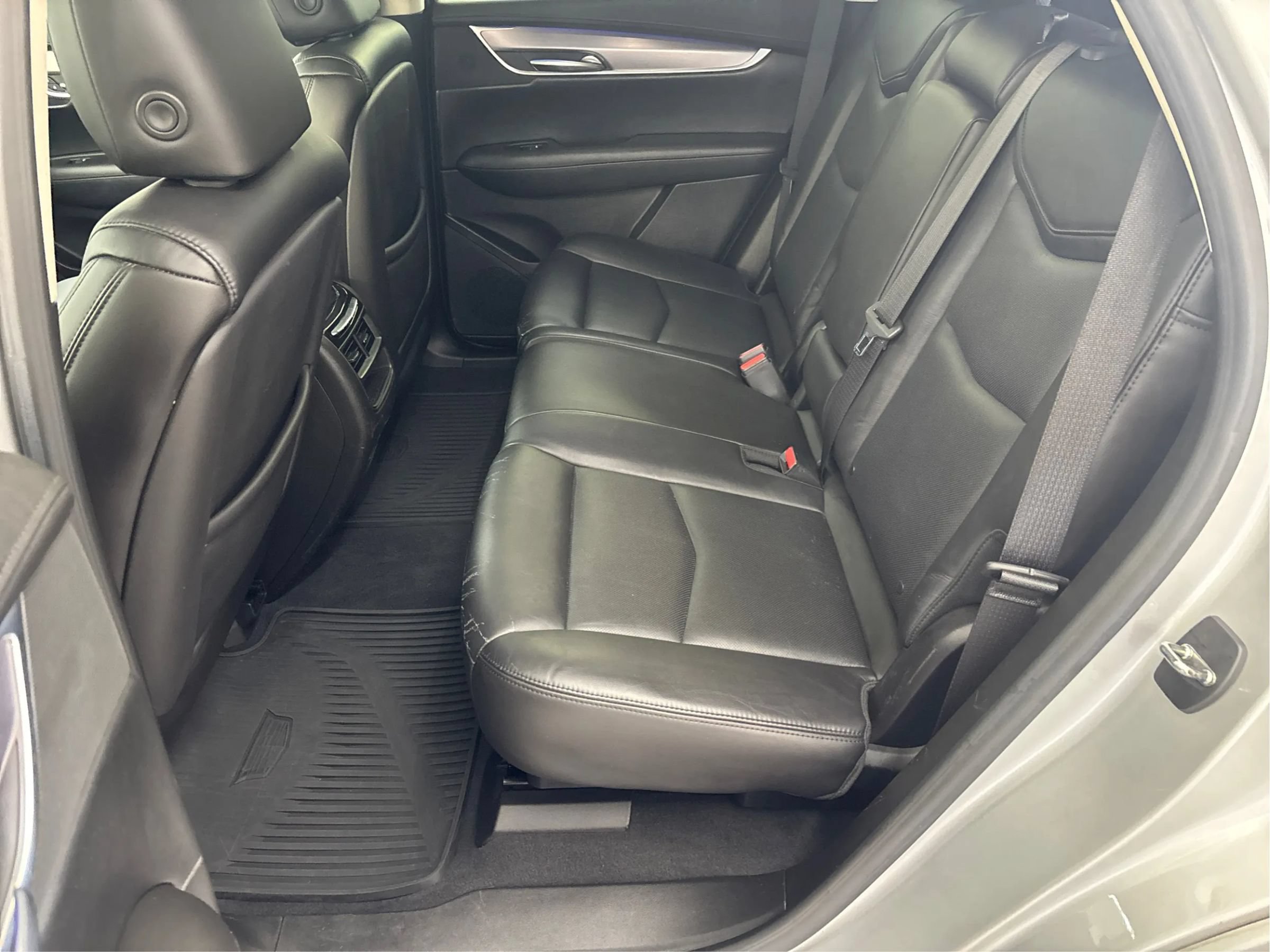 Used 2018 Cadillac XT5 Premium Luxury AWD/4WD image 14
