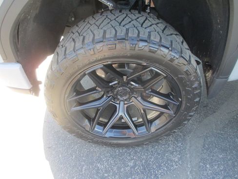 Used 2024 GMC Sierra 1500 Elevation image 15