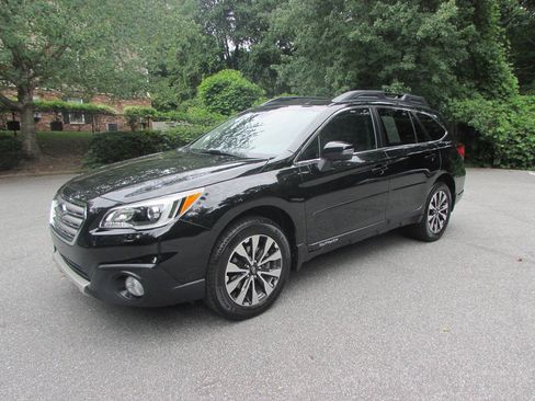 Used 2016 Subaru Outback 2.5i Limited AWD/4WD image 2