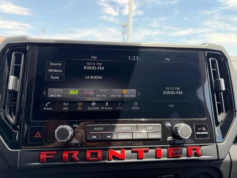 Used 2026 Nissan Frontier PRO-4X AWD/4WD image 15