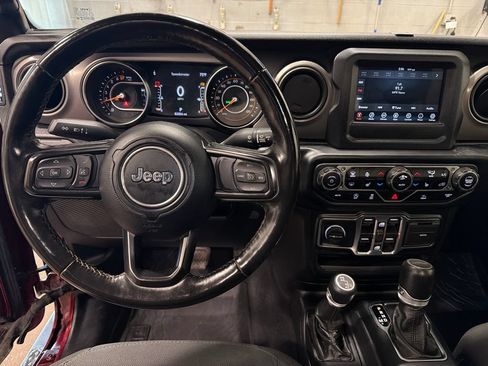 Used 2021 Jeep Gladiator Sport AWD/4WD image 5