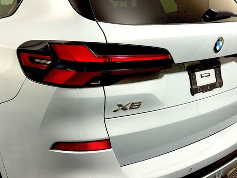 Certified 2024 BMW X5 xDrive40i w/ Executive Package AWD/4WD image 27