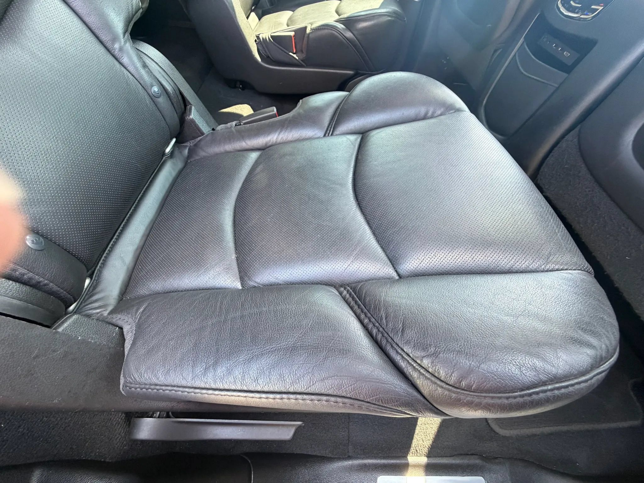 Used 2018 Cadillac Escalade Premium Luxury w/ LPO, Radiant Package RWD image 16