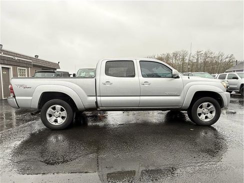Used 2011 Toyota Tacoma PreRunner w/ TRD Sport Pkg image 5