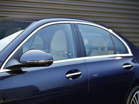 Used 2023 Mercedes-Benz C 300 C 300 w/ Exclusive Trim Package image 3