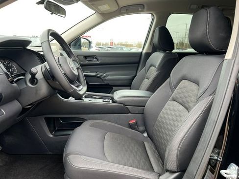 Used 2024 Nissan Pathfinder SV AWD/4WD image 4