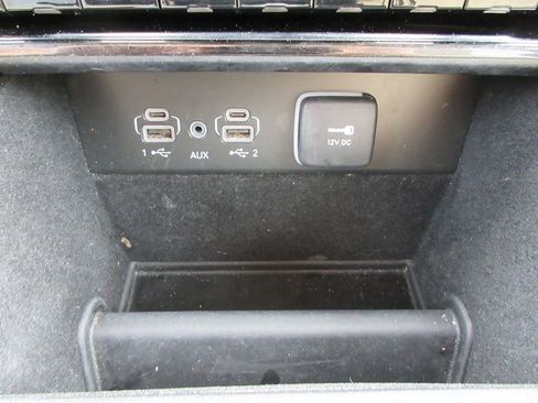 Used 2022 Jeep Grand Cherokee L Limited w/ Black Appearance Package AWD/4WD image 31