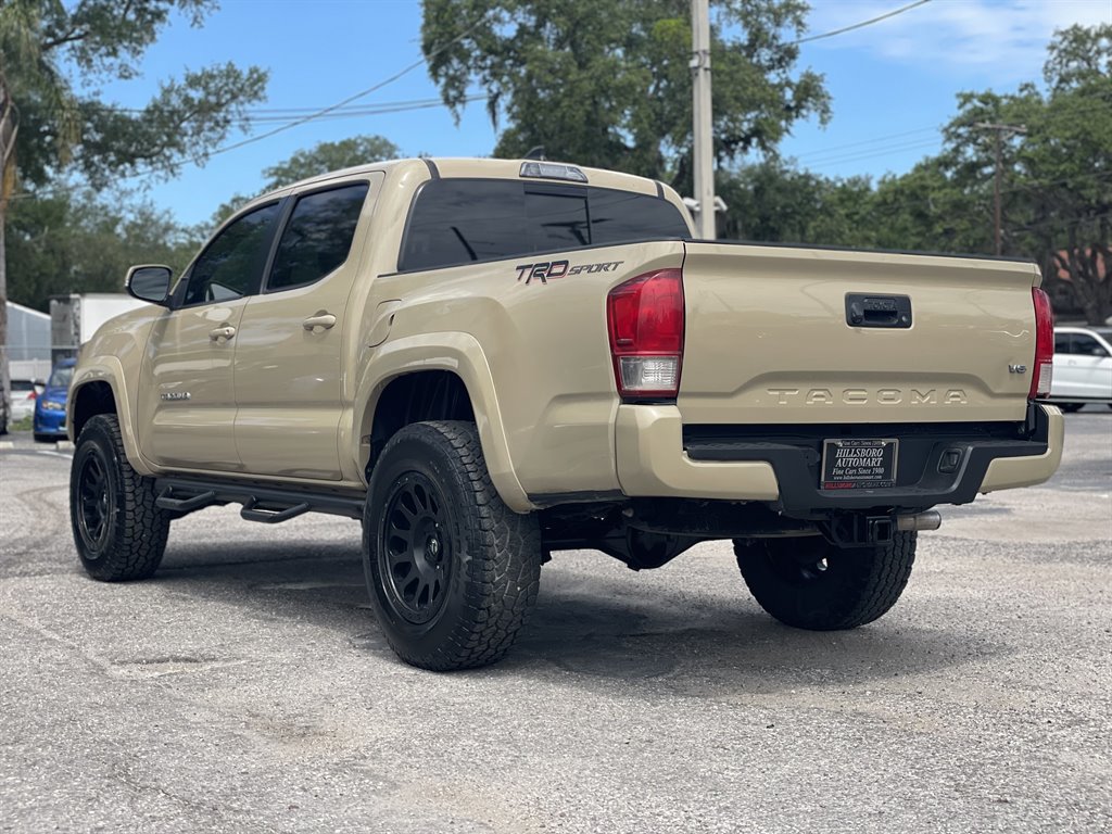 Used 2017 Toyota Tacoma TRD Sport w/ Tow Package RWD image 10