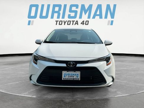 Used 2025 Toyota Corolla LE FWD image 2