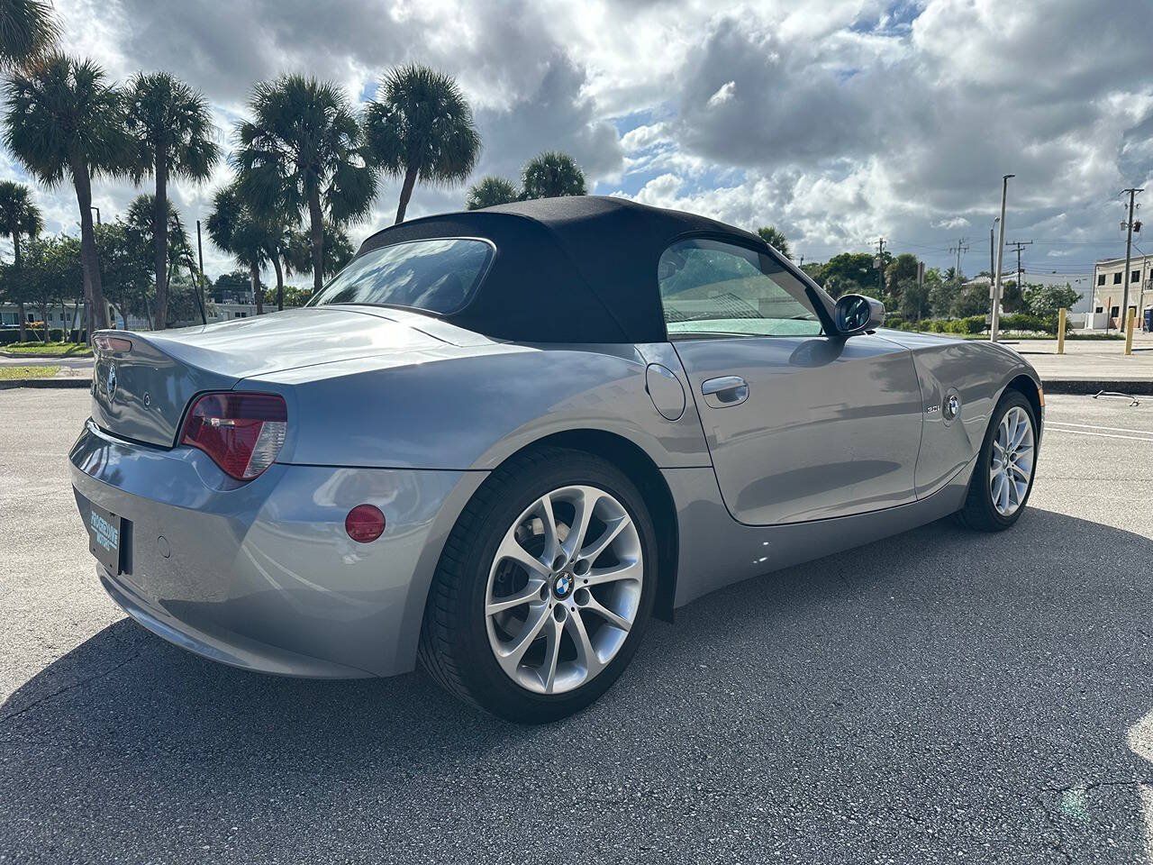 Used 2006 BMW Z4 3.0i RWD image 8