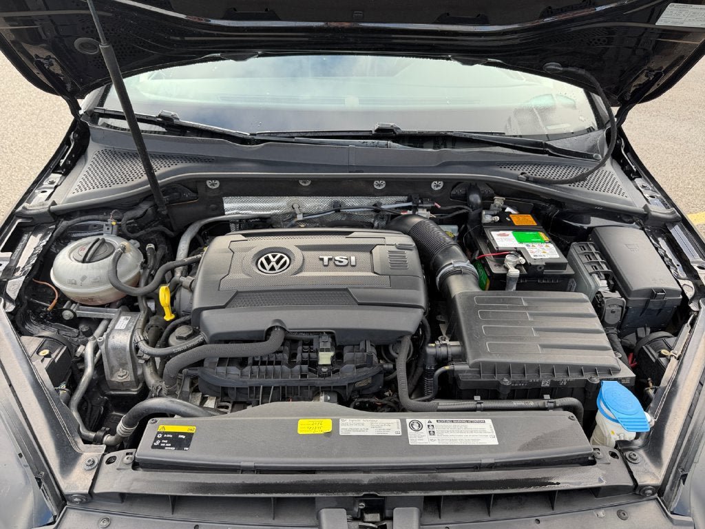 Used 2015 Volkswagen GTI SE FWD image 29