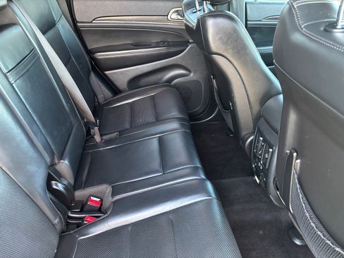 Used 2015 Jeep Grand Cherokee Limited w/ Luxury Group II image 16