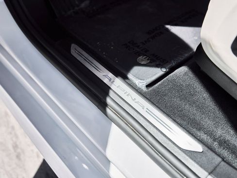 Used 2023 BMW ALPINA XB7 AWD/4WD image 39