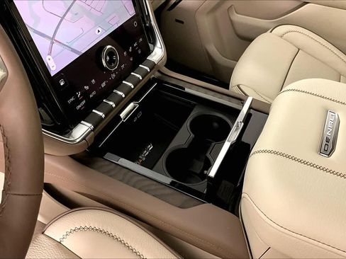 Used 2026 GMC Yukon XL Denali w/ Sun & Power Step Package image 34