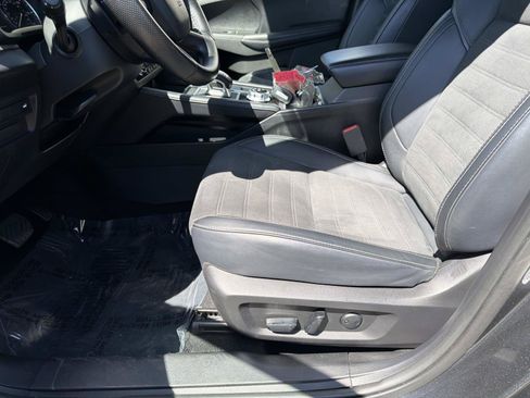 Used 2024 Mitsubishi Outlander FWD image 15
