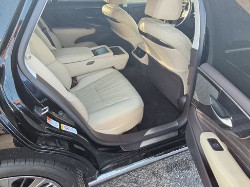 Used 2018 Lexus LS 500 w/ Luxury Package RWD image 23