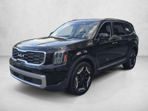 Used 2023 Kia Telluride S AWD/4WD image 1