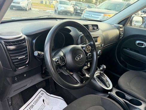 Used 2015 Kia Soul Base 4dr Crossover 6A image 13