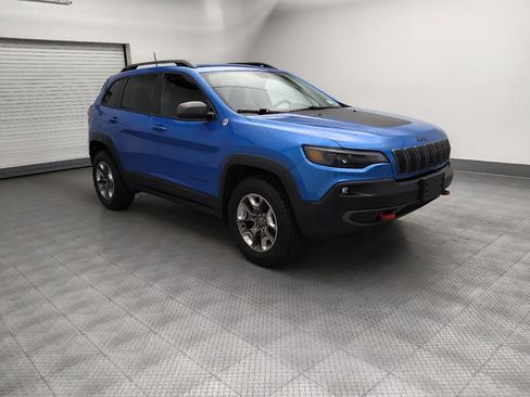 Used 2019 Jeep Cherokee Trailhawk w/ Cold Weather Group AWD/4WD image 11