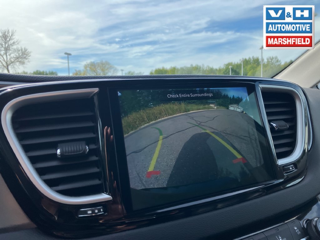 Used 2024 Chrysler Pacifica Touring-L FWD image 13