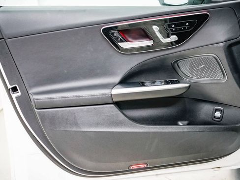 Used 2025 Mercedes-Benz C 300 Sedan image 19
