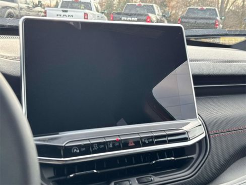 New 2026 Jeep Compass Trailhawk w/ Sun, Sound & Navigation Group image 16