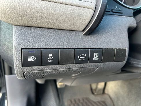 Certified 2022 Toyota Camry LE FWD image 19