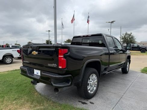 Used 2024 Chevrolet Silverado 2500 High Country w/ High Country Premium Package AWD/4WD image 7