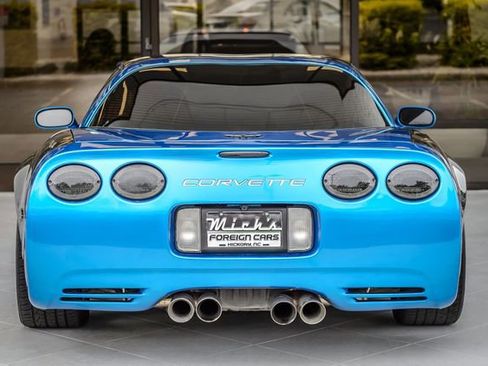 Used 2000 Chevrolet Corvette Coupe w/ Memory Pkg RWD image 8