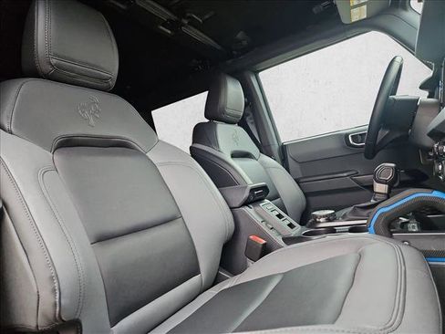 Used 2024 Ford Bronco Black Diamond image 17