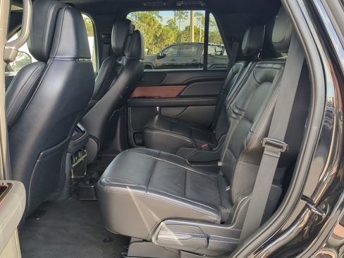 Used 2024 Lincoln Navigator Reserve image 14